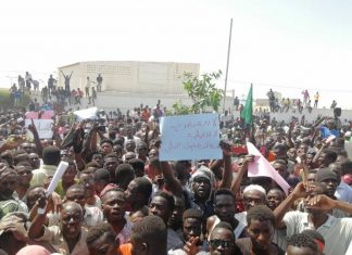 مسيرة سلمية لعمودية قبائل الهوسا بولاية البحر الأحمر مسيرة سلمية لعمودية قبائل الهوسا بولاية البحر الأحمر