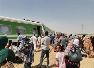 في السودان..نجاة المئات من المسافرين في حادث انحراف قطار عن مساره عاجل.. السودان: نجاة المئات من المسافرين في حادث انحراف قطار عن مساره