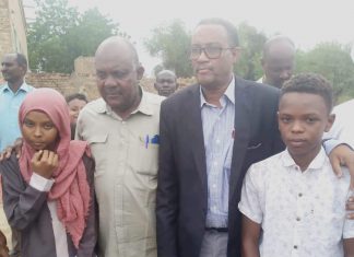 التربية بالجزيرة: تتبنى التوأم مزن الأولى في شهادة الأساس والمتفوق مازن التربيةبالجزيرة: تتبنى التوأم مزن الأولى في شهادة الأساس والمتفوق مازن