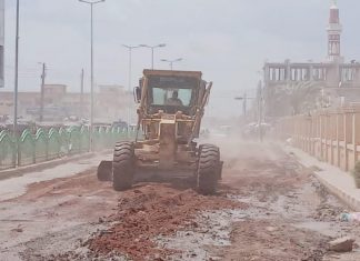 والي الجزيرة يقف على العمل الجاري لتأهيل شارع المحطة بمدني والي الجزيرة يقف على العمل الجاري لتأهيل شارع المحطة بمدني