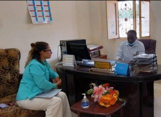 مدير عام الصحة بالقضارف يلتقي منسق برنامج أطباء بلاحدود الهولندية مدير عام الصحة بالقضارف يلتقي منسق برنامج أطباء بلاحدود الهولندية