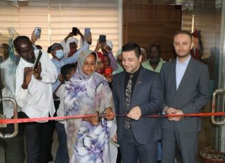 اختتام معرض الفنان التشكيلي العالمي عثمان وقيع الله اختتام معرض الفنان التشكيلي العالمي عثمان وقيع الله