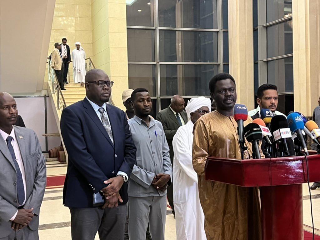 إتفاق بين الإتحادي الأصل والحرية والتغيير التوافق الوطني لإنهاء الأزمة بينها إختيار رئيس وزراء والإنتخابات إتفاق بين الإتحادي الأصل والحرية والتغيير التوافق الوطني لإنهاء الأزمة بينها إختيار رئيس وزراء والإنتخابات