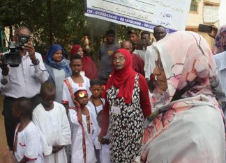 حنان حاكم تشيد ببرنامج الختان الجماعي بشرق النيل حنان حاكم تشيد ببرنامج الختان الجماعي بشرق النيل