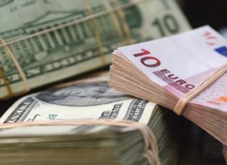 لأول مرة منذ 20 عاما.. سعر صرف اليورو يعادل الدولار لأول مرة منذ 20 عاما.. سعر صرف اليورو يعادل الدولار