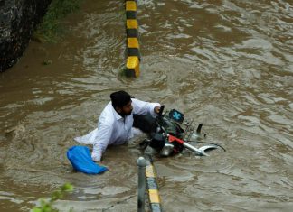 بعد موجة الحر والحرائق.. فيضانات عارمة تضرب عددا من دول العالم بعد موجة الحر والحرائق.. فيضانات عارمة تضرب عددا من دول العالم