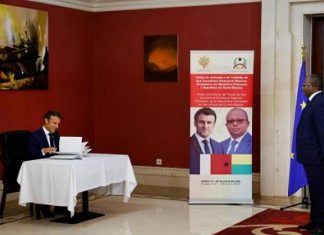 الرئيس الفرنسي يختتم جولته الأفريقية الرئيس الفرنسي يختتم جولته الأفريقية