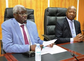 وزير التنمية الاجتماعية يقدم تنويرا عن وزارته لجاو صمويل وزير التنمية الاجتماعية يقدم تنويرا عن وزارته لجاو صمويل