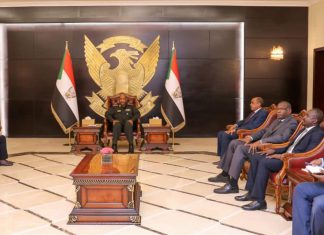 رئيس مجلس السيادة يتسلم رسالة من الرئيس الفرنسي رئيس مجلس السيادة، يتسلم رسالة من الرئيس الفرنسي