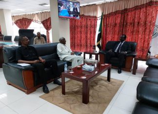 والي النيل الأبيض يبحث امكانية استكمال مشروعات الطرق الرئيسية والي النيل الأبيض يبحث امكانية استكمال مشروعات الطرق الرئيسية