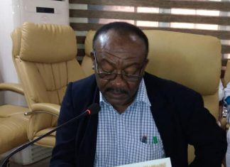 وزير المالية بالنيل الأبيض يبحث بالخرطوم تطبيق الهيكل الراتبي وزير المالية بالنيل الأبيض يبحث بالخرطوم تطبيق الهيكل الراتبي