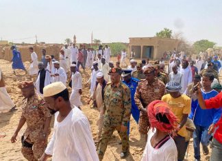 البرهان يتفقد المناطق المتأثرة بالسيول والامطار بولاية نهر النيل البرهان يتفقد المناطق المتأثرة بالسيول والامطار بولاية نهر النيل