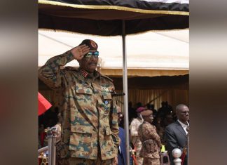 البرهان يحذر: السودان يواجه تحديات وأزمات كبيرة