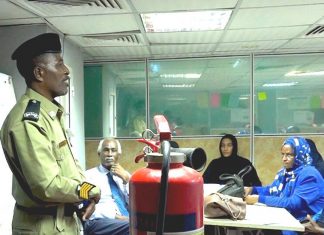 مدرب السلامة بالدفاع المدني يؤكد أهمية السلامة للموظفين بأماكن عملهم مدرب السلامة بالدفاع المدني يؤكد أهمية السلامة للموظفين بأماكن عملهم