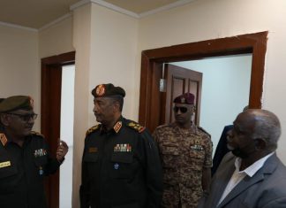 القائد العام يفتتح شقق ويملك سيارات ووسائل إنتاج لمصابي العمليات القائد العام يفتتح شقق ويملك سيارات ووسائل إنتاج لمصابي العمليات