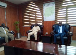 والي شرق دارفور يلتقي مدير البنك الزراعي السوداني والي شرق دارفور يلتقي مدير البنك الزراعي السوداني