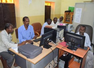 :لجنة توزيع طلاب الصف الأول الثانوي بالخرطوم تباشر أعمالها :لجنة توزيع طلاب الصف الأول الثانوي بالخرطوم تباشر أعمالها