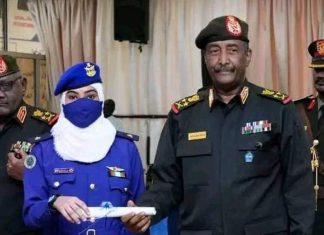 الكلية الحربية السودانية تحتفي بتخريج أول امرأة في الطيران الحربي ورئيس هيئة أركان الجيش يعلن : حددنا أهدافنا رغم المغرضين الكلية الحربية السودانية تحتفي بتخريج أول امرأة في الطيران الحربي ورئيس هيئة أركان الجيش يعلن : حددنا أهدافنا رغم المغرضين