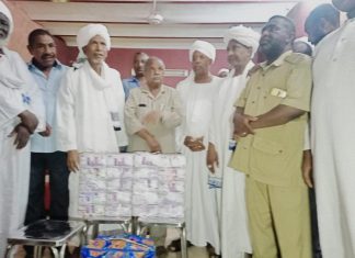 اللجنة العليا لدعم متضرري السيول بالمناقل تتلقى المزيد من التبرعات اللجنة العليا لدعم متضرري السيول بالمناقل تتلقى المزيد من التبرعات