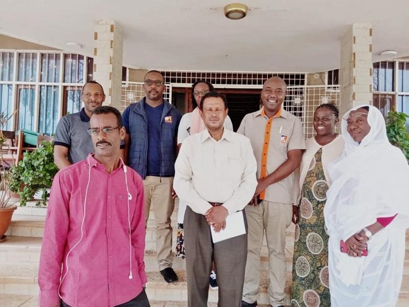 وفد منظمة (بروك ايشن) يقف على أوضاع الرفق بالحيوان بالجزيرة وفد منظمة (بروك ايشن) يقف على أوضاع الرفق بالحيوان بالجزيرة