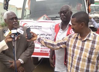 والي نهر النيل يستقبل قافلة الهلال الأحمر السوداني والي نهر النيل يستقبل قافلة الهلال الأحمر السوداني