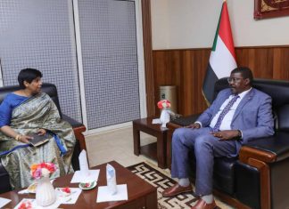 عضو مجلس السيادة الطاهر حجر يلتقي وفد المحكمة الجنائية الدولية عضو مجلس السيادة الطاهر حجر يلتقي وفد المحكمة الجنائية الدولية