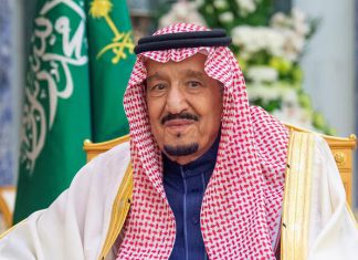 العاهل السعودي يوجه بتسيير جسر جوي عاجل لمساعدة متضرري السيول العاهل السعودي يوجه بتسيير جسر جوي عاجل لمساعدة متضرري السيول