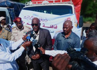 25 شاحنة محملة بالمواد الغذائية من الدعم السريع للمتأثرين بالجزيرة 25 شاحنة محملةبالمواد الغذائية من الدعم السريع للمتأثرين بالجزيرة