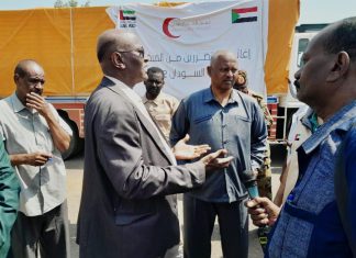 الهلال الأحمر الإماراتي يرسل مساعدات إنسانية للمتضررين من السيول بالجزيرة الهلال الأحمر الإماراتي يرسل مساعدات إنسانية للمتضررين من السيول بالجزيرة