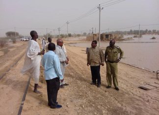 وزير البنى التحتية بنهر النيل يتفقد المتأثرين بالسيول بمنطقة ندي وزير البنى التحتية بنهر النيل يتفقد المتأثرين بالسيول بمنطقة ندي