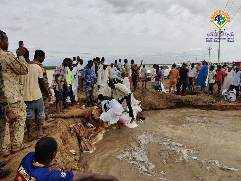 الصناعات الدفاعية تنفذ خطة متكاملة لمعالجة آثار السيول بالجزيرة الصناعات الدفاعية تنفذ خطة متكاملة لمعالجة آثار السيول بالجزيرة
