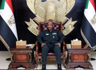 عاجل : البرهان يصدر قرارا يتضمن تعيينات وترقيات في المخابرات والقوات المسلحة عاجل : البرهان يصدر قرارا بتعيين نائبا لمدير جهاز المخابرات من الجيش وكشف ترقيات ضباط لرتبة اللواء