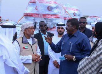 الطاهر حجر يقدر الدعم الإماراتي للمتضررين من السيول والأمطار الطاهرحجر يعرب عن تقديرالسودان للدعم الإماراتي للمتضررين من السيول والأمطار