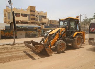 محلية بحري تنظم حملة لإزالة الأتربة ونقل النفايات بالطرق الرئيسة محلية بحري تنظم حملة لإزالة الأتربة ونقل النفايات بالطرق الرئيسة