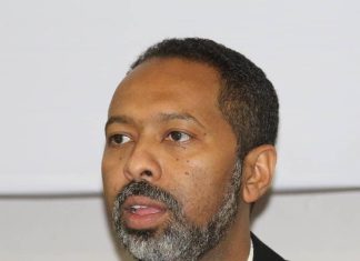 خالد عمر يتحدث عن مبادرة سعودية أمريكية ووصول سفير واشنطن الجديد إلى الخرطوم خالد عمر يتحدث عن مبادرة سعودية أمريكية ووصول سفير واشنطن الجديد إلى الخرطوم