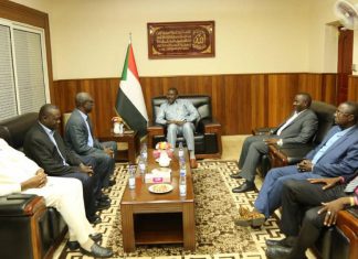 عضو السيادي الطاهر حجر يلتقي اللجنة المركزية العليا لأبناء الهوسا عضو السيادي الطاهر حجر يلتقي اللجنة المركزية العليا لأبناء الهوسا