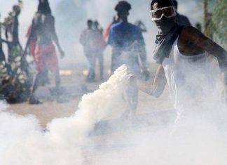 7 إصابات بالحجارة والبمبان في مواكب ٩ أغسطس 7 إصابات بالحجارة والبمبان في مواكب ٩ أغسطس