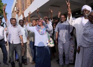 انتخابات نقابة الصحفيين.. لماذا أغضبت اليمين واليسار؟ انتخابات نقابة الصحفيين.. لماذا أغضبت اليمين واليسار؟