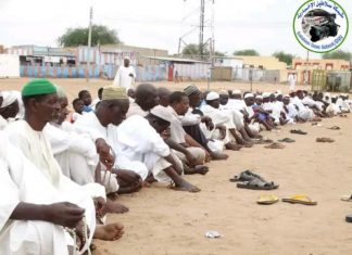سكان الفاشر يؤدون صلاة الاستسقاء سكان الفاشر يؤدون صلاة الاستسقاء