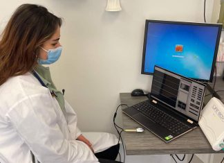 مهندسون تونسيون يطورون جهازا للتحليل الطبي عن بعد مهندسون تونسيون يطورون جهازا للتحليل الطبي عن بعد