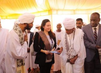 مستشارة فولكر في أم ضوابان: ندعم أي جهد يحقق الوفاق السوداني مستشارةفولكر في أم ضوابان: ندعم أي جهد يحقق الوفاق السوداني