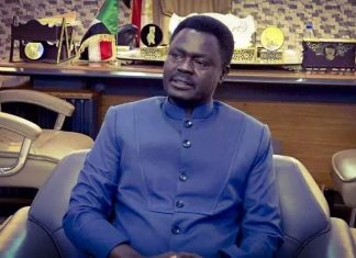 بعد أن تبرع بـ 3 آلاف من الخراف لقطر.. مناوي في مرمى النيران