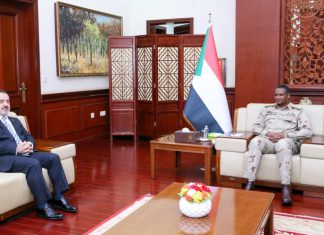 حميدتي يودع السفير التركي بعد انتهاء عمله بالسودان حميدتي يودع السفير التركي بعد انتهاء عمله بالسودان ويعلن تأكيدات عن العلاقات التجارية والاقتصادية ودعوة لرجال أعمال أتراك