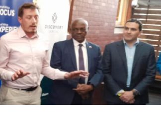 وزير المعادن يستعرض مع الشركات الاسترالية خطتها لبداية الإنتاج وزير المعادن يستعرض مع الشركات الاسترالية خطتها لبداية الإنتاج