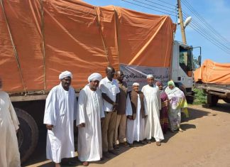 الزكاة بالقضارف تسير قافلة للمتضررين بالسيول والفيضانات الزكاة بالقضارف تسير قافلة للمتضررين بالسيول والفيضانات