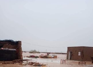 السودان.. مواطنو قرية متضررة من السيول يرفضون إغاثة قدمتها منظمة أجنبية.. فيديو السودان.. مواطنو قرية متضررة من السيول يرفضون إغاثة قدمتها منظمة أجنبية.. فيديو