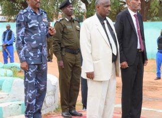 رئيس القضاء يزور سجن الأبيض ويسقط العقوبة المتبقية لـ297 نزيلا رئيس القضاء يزور سجن الأبيض ويسقط العقوبة المتبقية لـ297 نزيلا