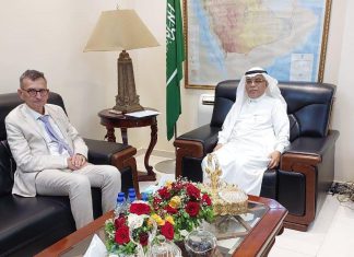 بعد انسحاب الإمارات من الآلية الرباعية السفير السعودي يبحث مع فولكر بيرتس إمكانية استئناف الحوار في السودان بعد انسحاب الإمارات من الآلية الرباعية السفير السعودي يبحث مع فولكر بيرتس إمكانية استئناف الحوار في السودان