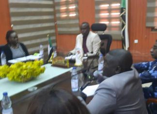 والي شمال دارفور يؤكد إلتزام حكومته بتوفير الحماية للوكالات الأممية والي شمال دارفور يؤكد إلتزام حكومته بتوفير الحماية للوكالات الأممية