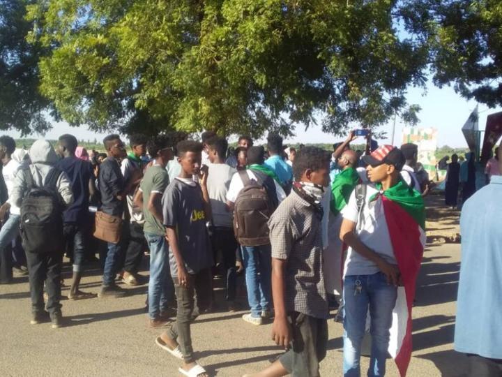 إطلاق سراح 24 ثائر بينهم 4 قصر إطلاق سراح 24 ثائر بينهم 4 قصر